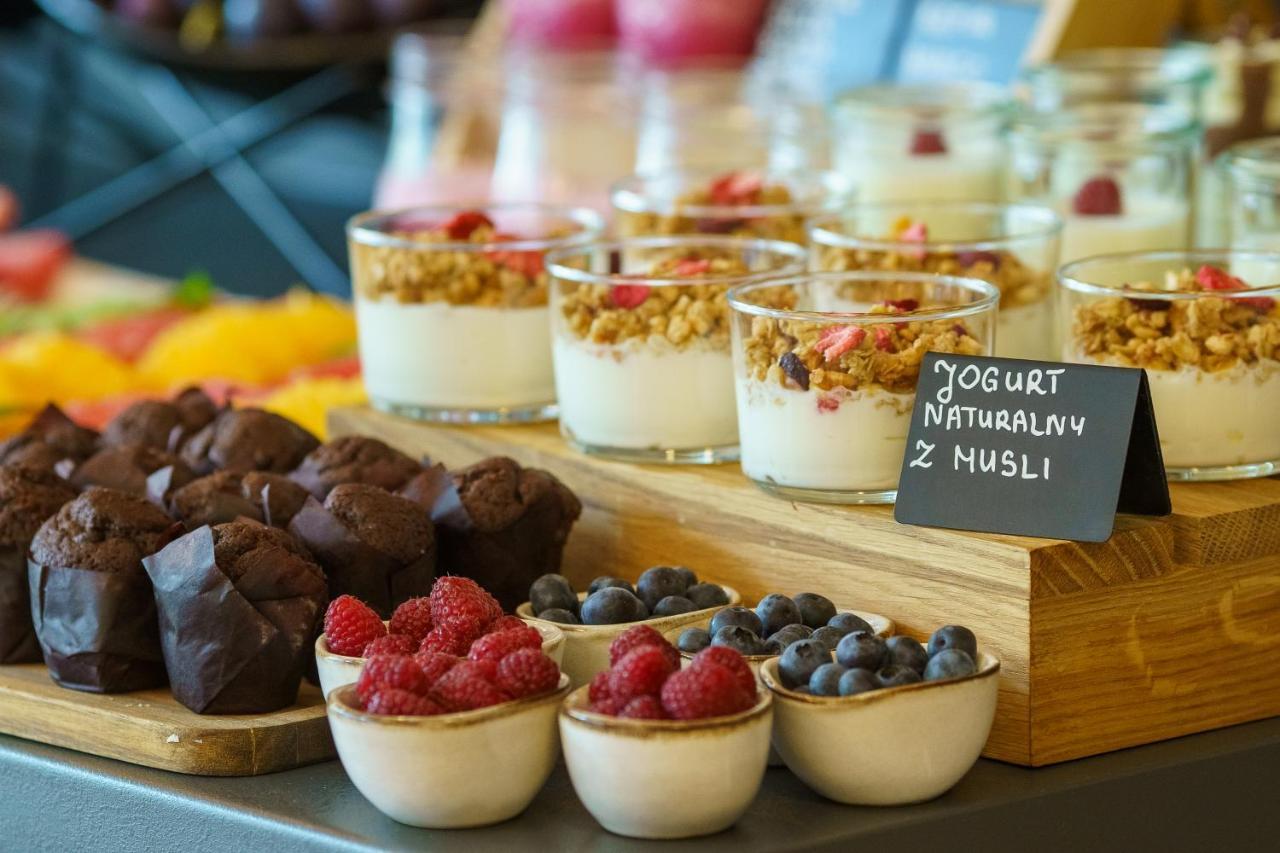 Szumy Park Hotel & Restaurant Susiec エクステリア 写真